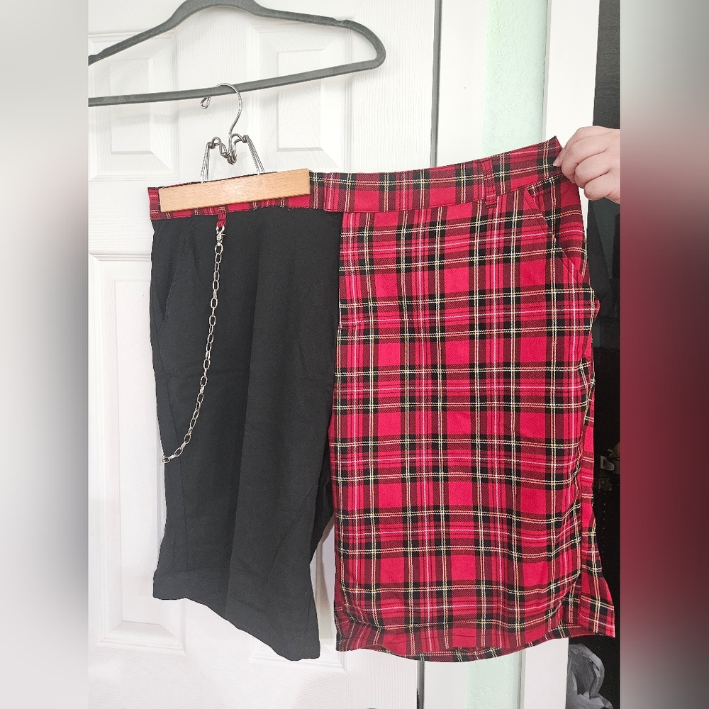 Hot Topic Red Plaid and Black Split Leg Trouser Shorts Plus Size 3